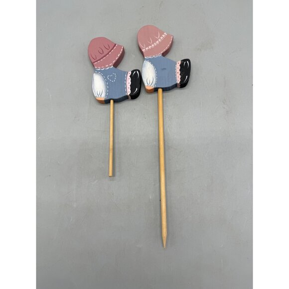 Vtg Wooden Amish-Themed Plant Stakes Hand-Painted Set Of 2 Folk Art Design READ - Picture 4 of 5
